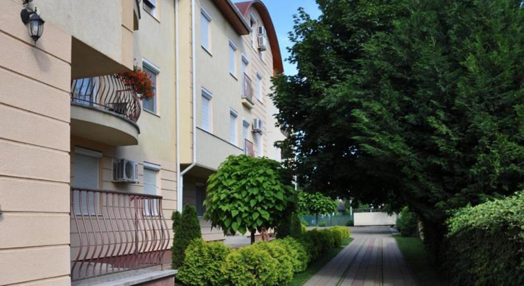 Lux Apartmanok Hajdúszoboszló Værelse billede